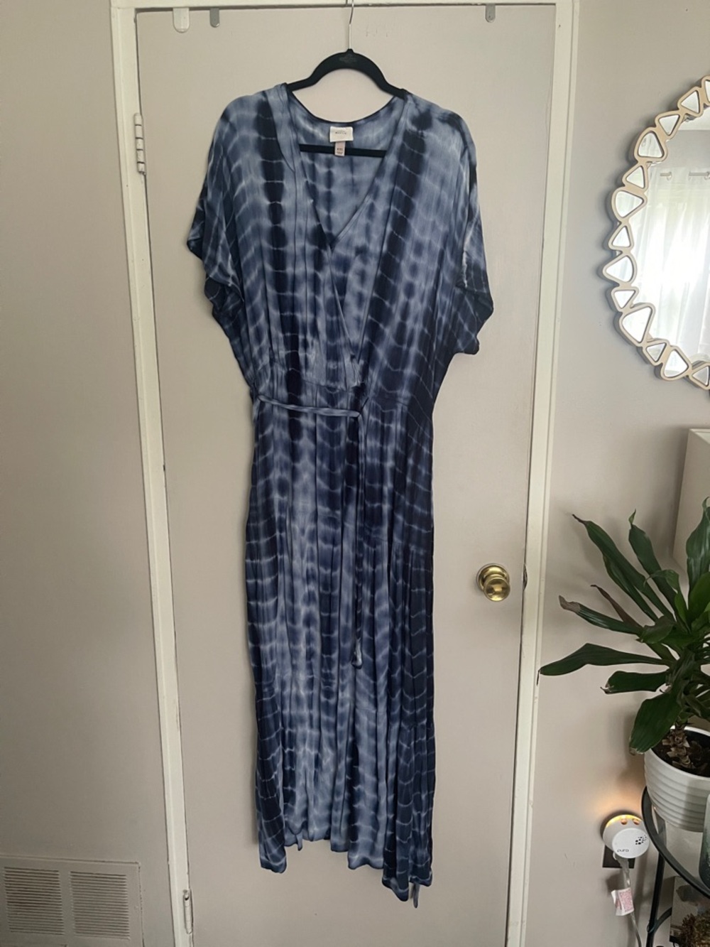 Knox Rose Blue Tie-Dye V-Neck Maxi Dress with Waist Tie